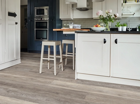 What is LVT? A complete guide to LVT flooring 46 Polyflor Camaro - Boathouse Oak 2242