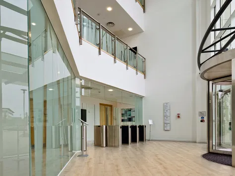 Polyflor Affinity 255 - Champagne Oak 9874