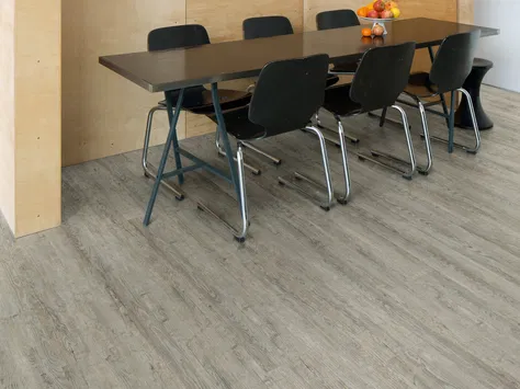 Polyflor Affinity 255 - Seasoned Grey Oak 9884