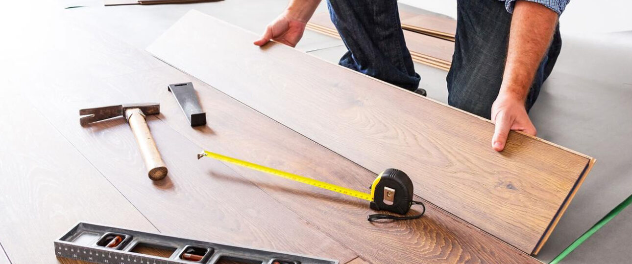 Questions to ask before hiring a flooring installation company 1 Installing floor