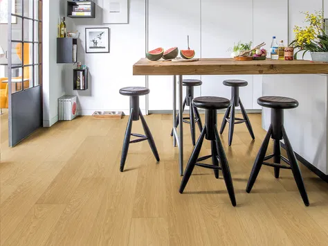 Quick-Step Impressive - Natural Varnished Oak IM3106