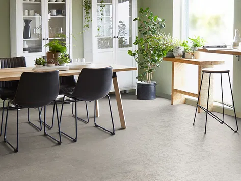 Polyflor Expona Commercial - Light Grey Concrete 5067