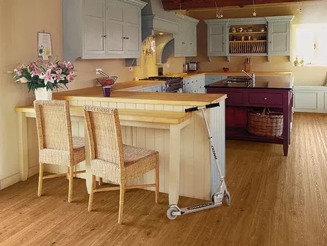 Polyflor Secura - Country Oak 2130