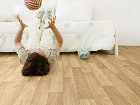 Polyflor Secura - Golden Oak 2128