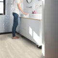 Quick-Step Livyn Alpha – Sea Breeze Oak Light AVMP40079gallery-thumbnail-main