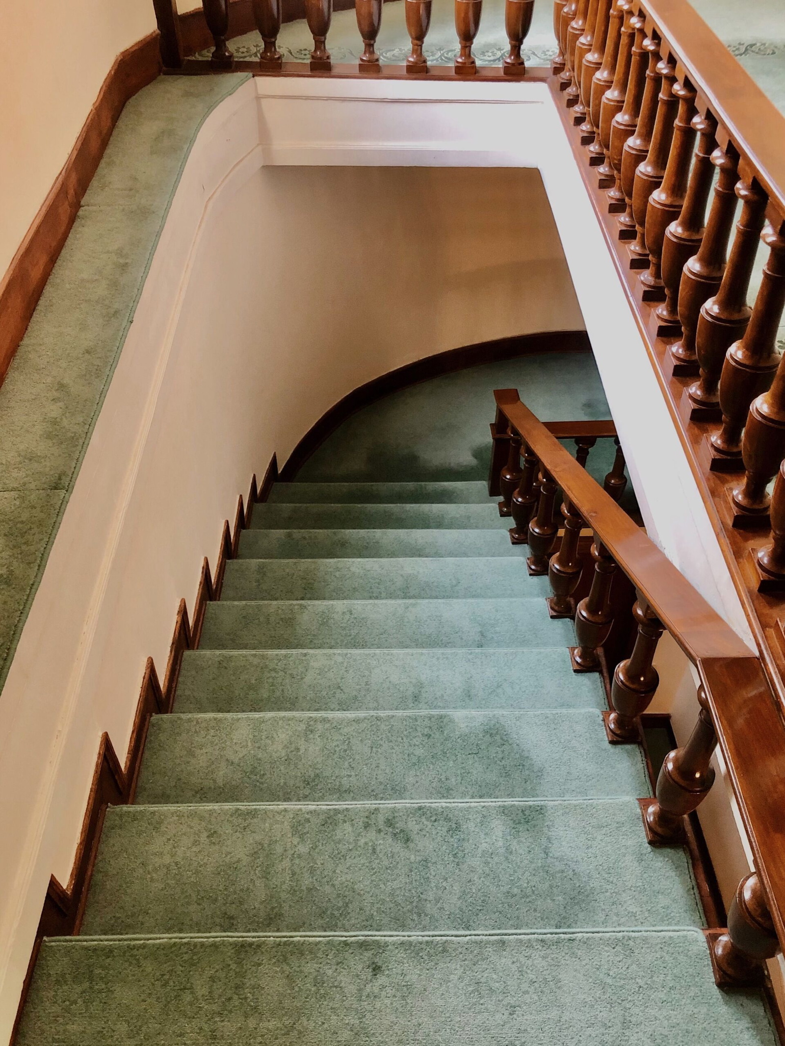How to Choose the Best Carpet for Stairs